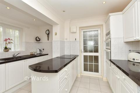 4 bedroom detached house for sale, Greenfinches, Gillingham ME7
