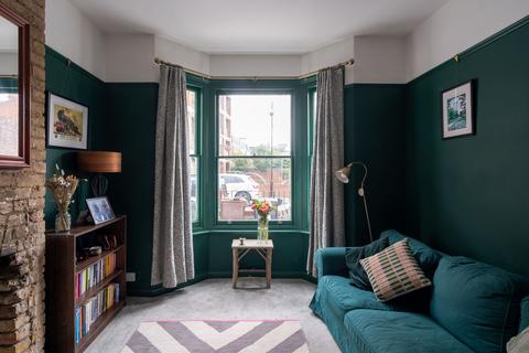Davies Lane, London E11