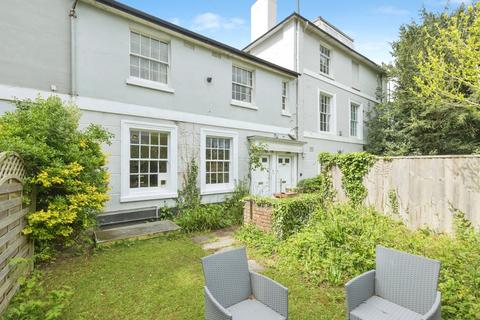 2 bedroom flat for sale, Camden Hill, Tunbridge Wells, Kent, TN2