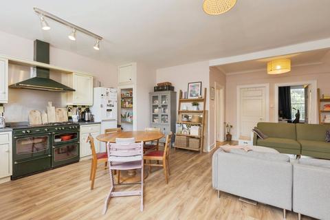 2 bedroom flat for sale, Camden Hill, Tunbridge Wells, Kent, TN2