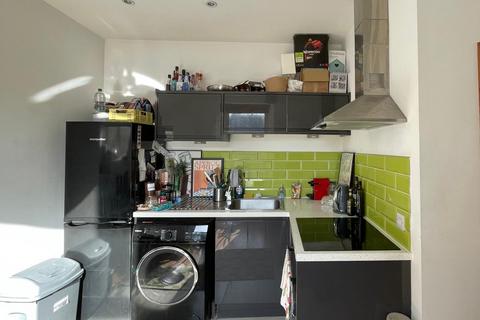 1 bedroom flat to rent, Walter Road, Swansea, SA1