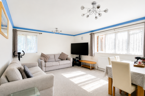 2 bedroom apartment for sale, Sandown Close,  Hounslow, TW5
