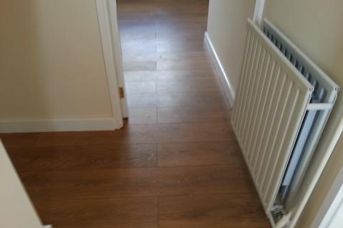 2 bedroom semi-detached house to rent, Warris Close , Kimberworth park, Rotherham S61 3PU