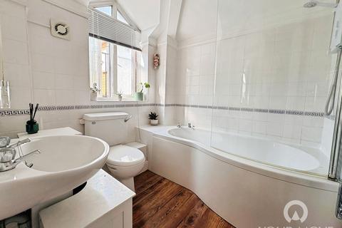 1 bedroom flat for sale, Clifton Road, Kent DA11