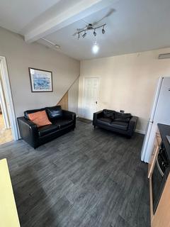 3 bedroom apartment to rent, 11b Hyde Park Road LS6