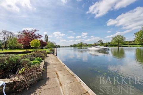 2 bedroom flat for sale, Riversdale, Bourne End, SL8