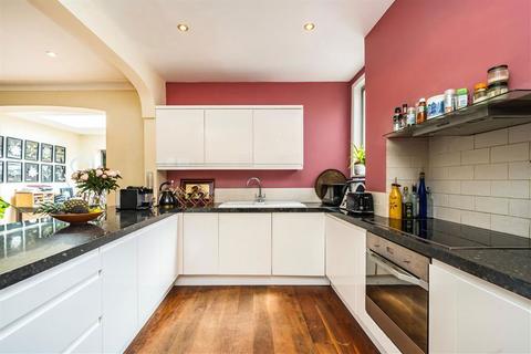 4 bedroom house for sale, Holmside Road, London SW12