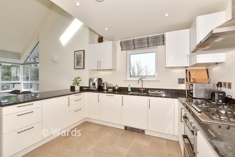 4 bedroom semi-detached house for sale, Moncrieff Gardens, Hythe CT21
