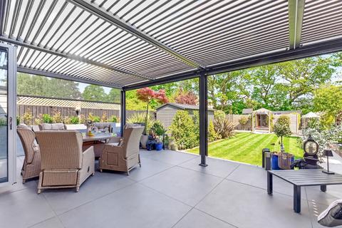 4 bedroom detached house for sale, Blakes Avenue, New Malden