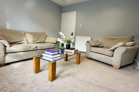 3 bedroom apartment to rent, Roseberry Street, Dundee,