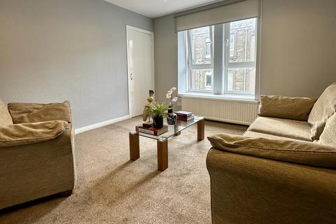 3 bedroom apartment to rent, Roseberry Street, Dundee,