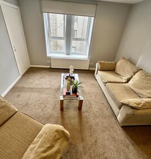 3 bedroom apartment to rent, Roseberry Street, Dundee,