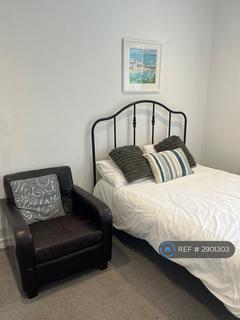 1 bedroom in a house share to rent, Colonial Road, Slough, SL1