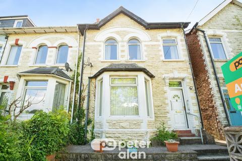 undefined, Groveside Villas, Pontypool