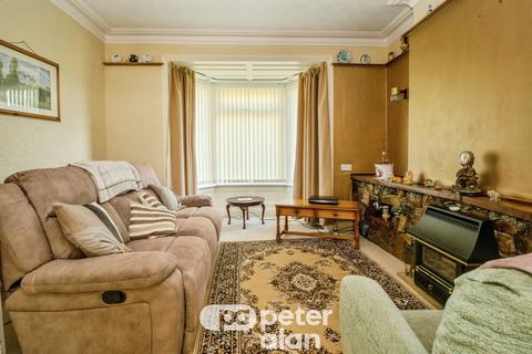 undefined, Groveside Villas, Pontypool