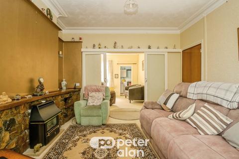 undefined, Groveside Villas, Pontypool
