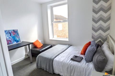 1 bedroom in a house share to rent, 18 Bicester Road, Aylesbury, HP19