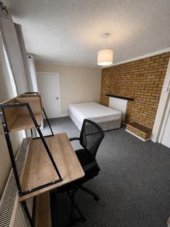 4 bedroom house to rent, Briars Close, Hatfield AL10