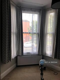 1 bedroom flat to rent, Balham Grove, London, SW12