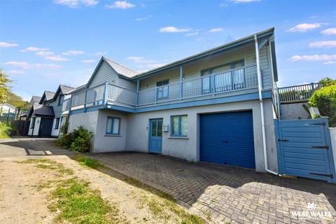 3 bedroom detached house for sale, Broadhaven