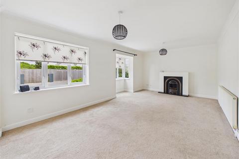 2 bedroom terraced house for sale, Riverside Court, Hessle