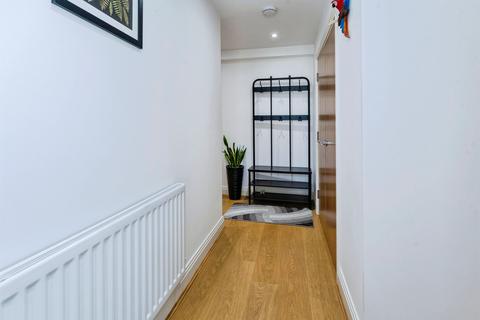 2 bedroom flat for sale, Windsor Road, Slough