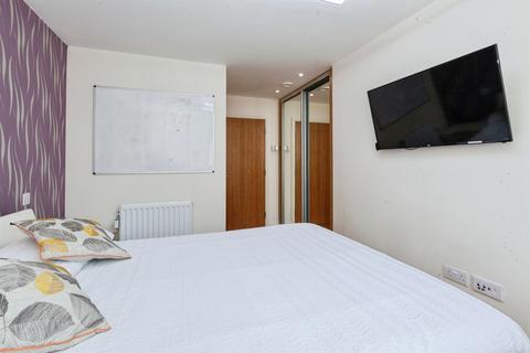 2 bedroom flat for sale, Windsor Road, Slough