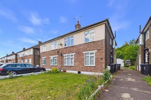 2 bedroom maisonette for sale, Lyndhurst Gardens, Enfield