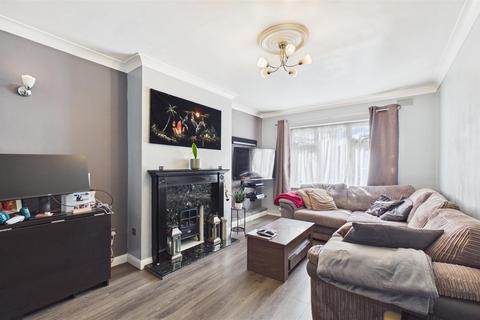 2 bedroom maisonette for sale, Lyndhurst Gardens, Enfield