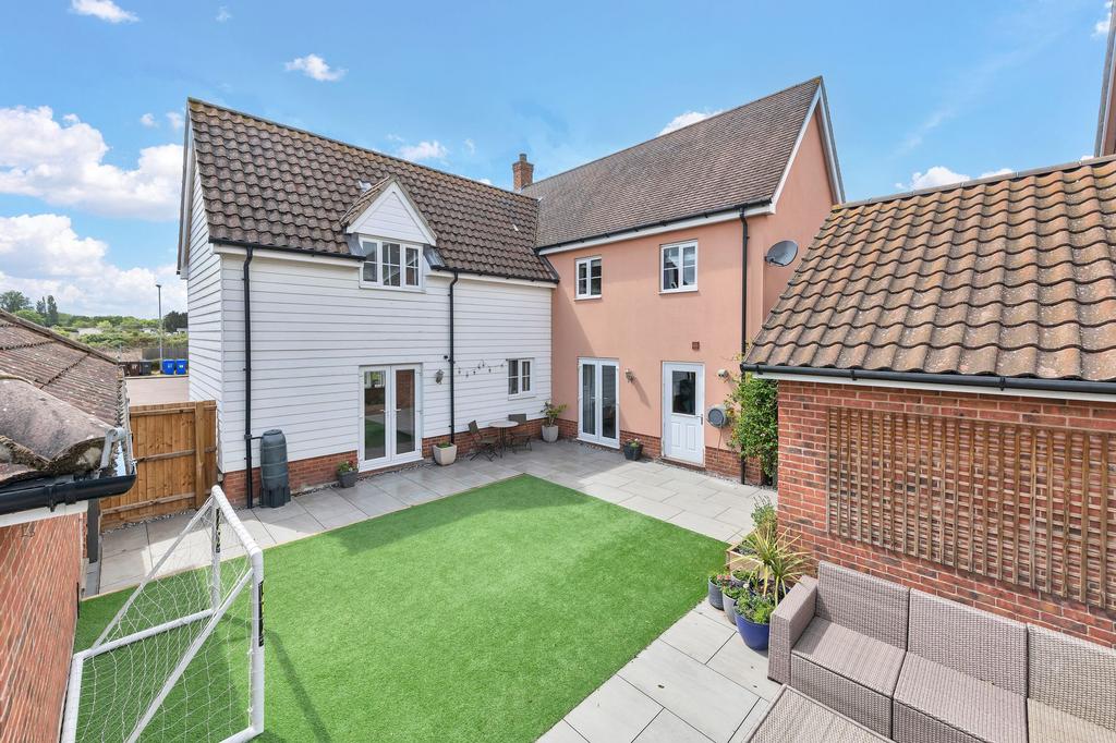 4 bedroom detached house for sale