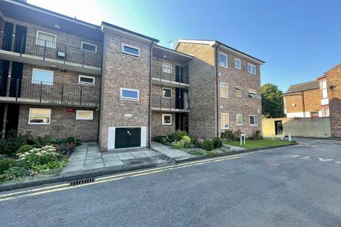 2 bedroom flat to rent, Westcliffe Court, Darlington, DL3