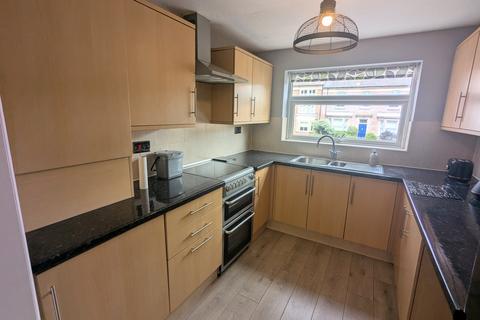2 bedroom flat to rent, Westcliffe Court, Darlington, DL3