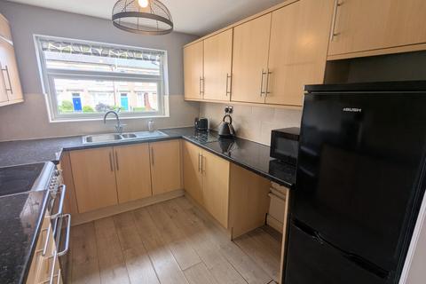 2 bedroom flat to rent, Westcliffe Court, Darlington, DL3