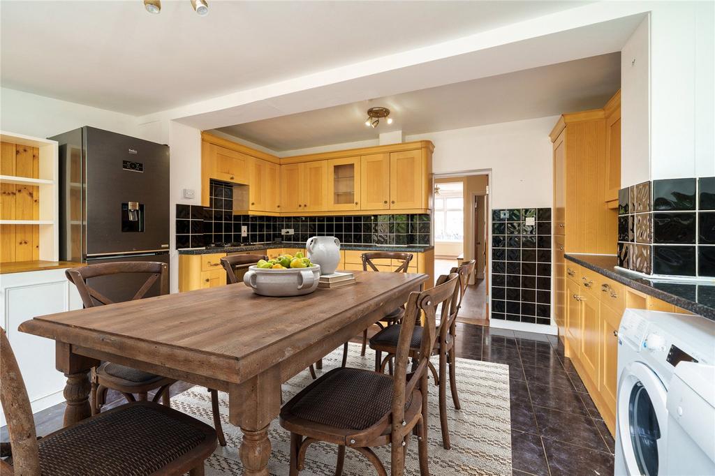 Kitchen/Dining