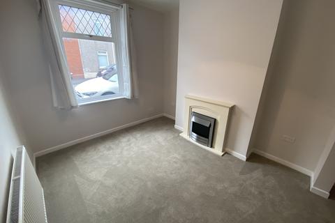 3 bedroom terraced house to rent, Bank Street, Newport,