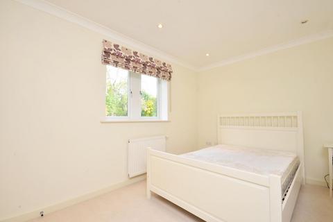 3 bedroom end of terrace house for sale, Lakeside, Chobham, GU24