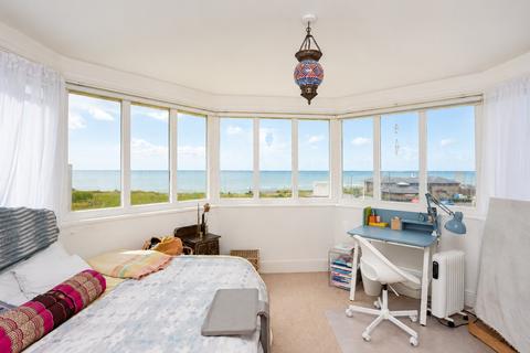 3 bedroom flat for sale, Eastern Esplanade, Cliftonville, Margate, Kent, CT9