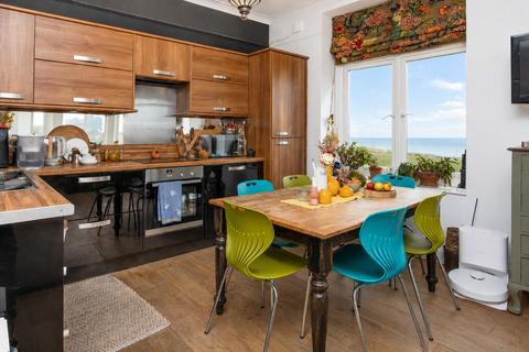 3 bedroom flat for sale, Eastern Esplanade, Cliftonville, Margate, Kent, CT9