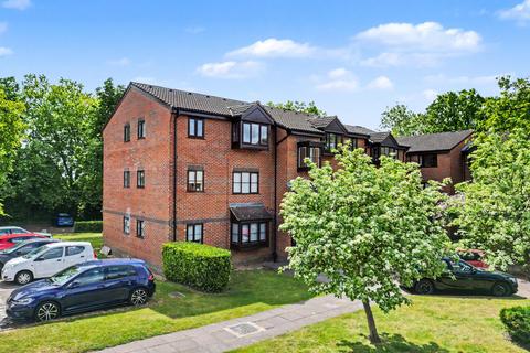 Studio for sale, Gladbeck Way, Enfield