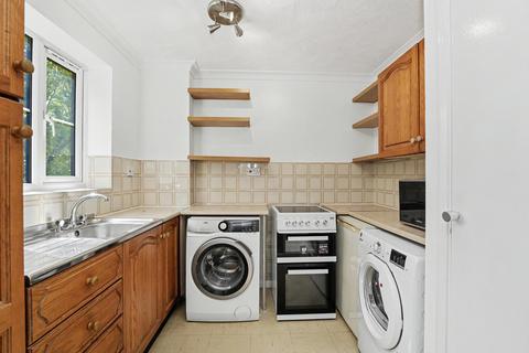 Studio for sale, Gladbeck Way, Enfield