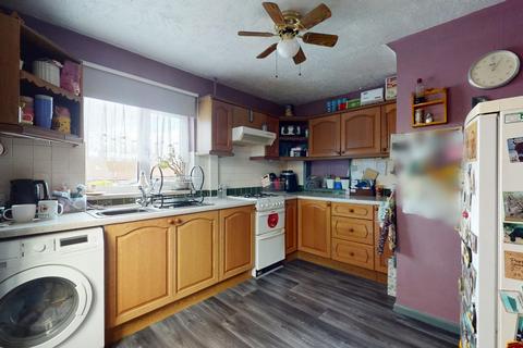 3 bedroom semi-detached house for sale, St. Hildas Way, Gravesend, DA12