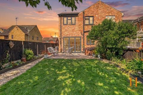 3 bedroom end of terrace house for sale, Coval Lane, Chelmsford, CM1