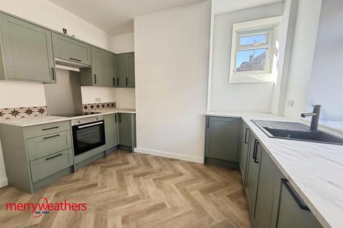 2 bedroom semi-detached house to rent, Green Street, Greasbrough, Rotherham, S61