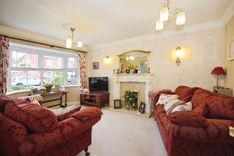 5 bedroom detached house for sale, Touchstone Road, Heathcote, Warwick