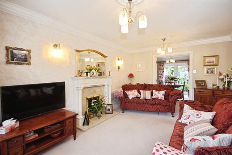 5 bedroom detached house for sale, Touchstone Road, Heathcote, Warwick