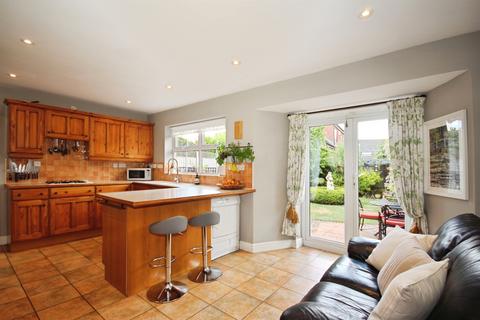 5 bedroom detached house for sale, Touchstone Road, Heathcote, Warwick