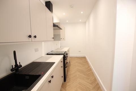 2 bedroom flat to rent, Wellbank Place, Dundee, DD5
