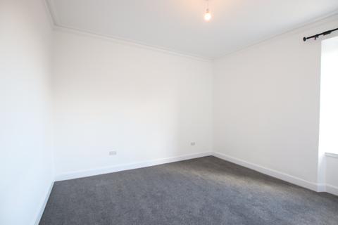 2 bedroom flat to rent, Wellbank Place, Dundee, DD5