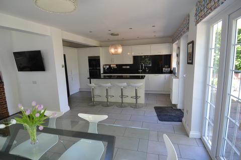 4 bedroom detached house for sale, The Avenue, St. Margarets-At-Cliffe CT15
