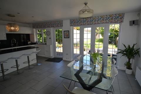 4 bedroom detached house for sale, The Avenue, St. Margarets-At-Cliffe CT15
